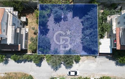 KUŞADASI MERKEZDE DENİZ MANZARALI SATILIK VİLLA İMARLI ARSA