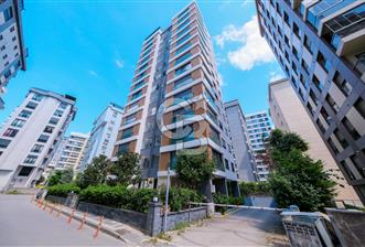 Caddebostan’da Deniz ve Bağdat Caddesi Manzaralı Geniş Dubleks Daire