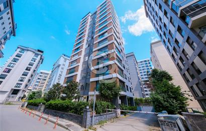 Caddebostan’da Deniz ve Bağdat Caddesi Manzaralı Geniş Dubleks Daire