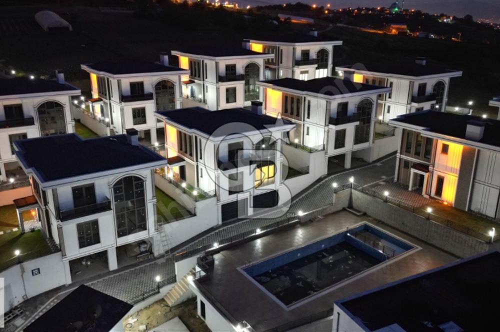 ''Köşe Konum,300 M2 Özel Bahçe, Ayrıcalıklı Yaşam Sizlerle''