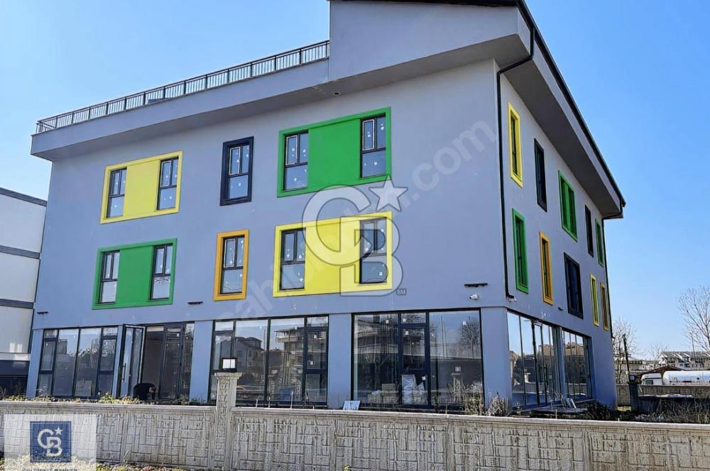 Kiralık Kurumsal Kullanım İçin İdeal, Merkezi Konumda Bina