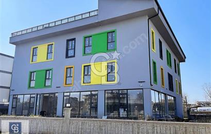 Kiralık Kurumsal Kullanım İçin İdeal, Merkezi Konumda Bina