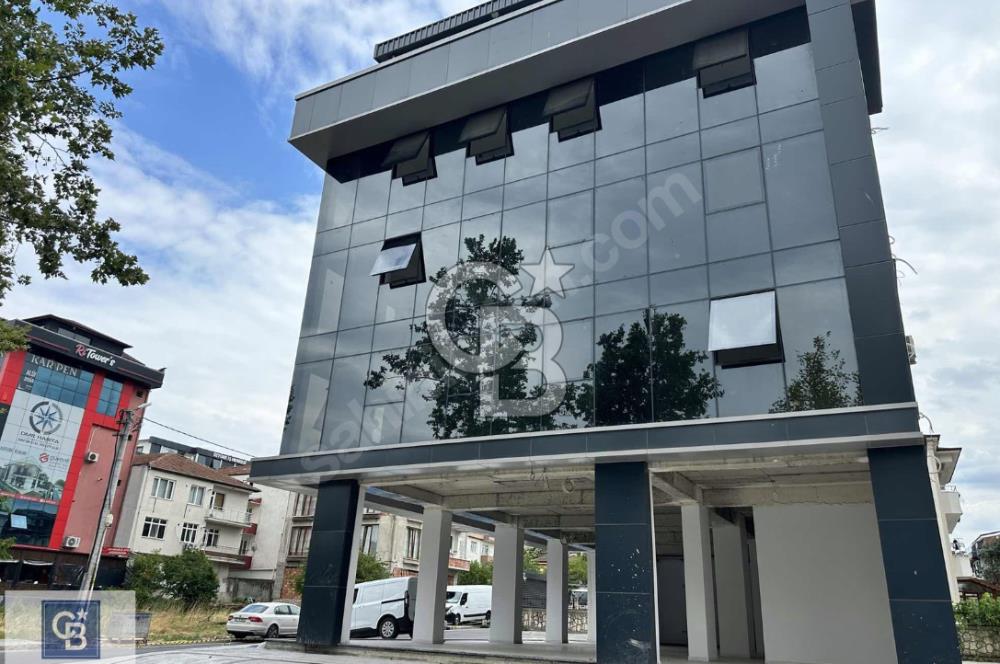 Kiralık Başiskele En İşlek Noktasında Prestijli Sıfır Dükkan