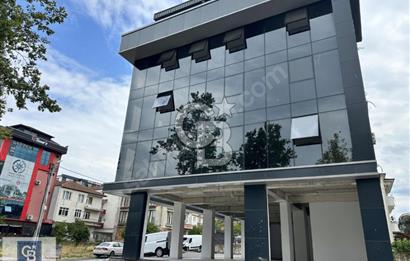 Kiralık Başiskele En İşlek Noktasında Prestijli Sıfır Dükkan