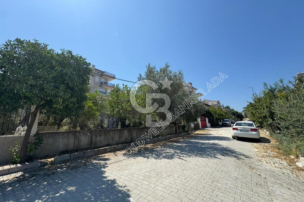 KUŞADASI MERKEZDE DENİZ MANZARALI SATILIK VİLLA İMARLI ARSA