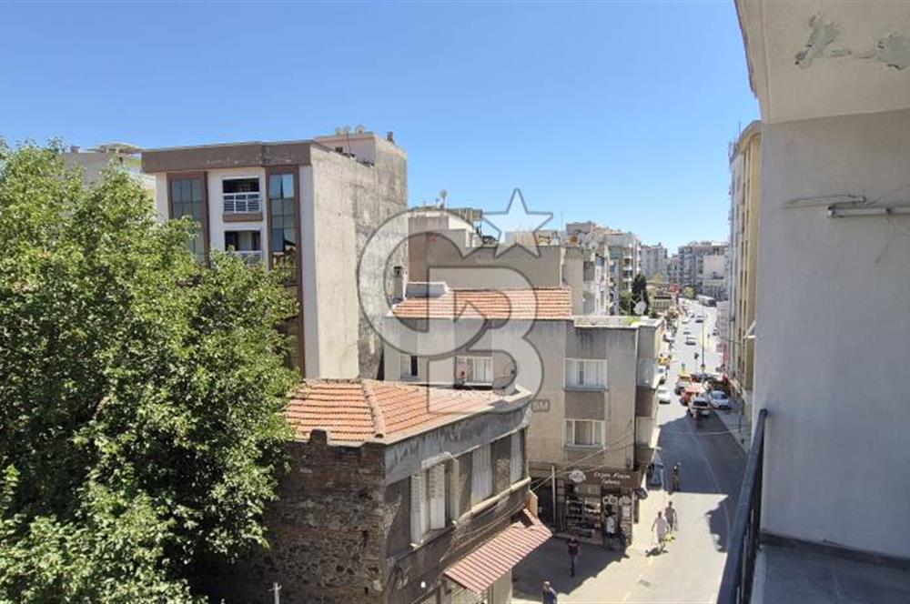 KONAK / Tınaztepe Mah. Körfez Manzaralı Satılık 3+1 Daire