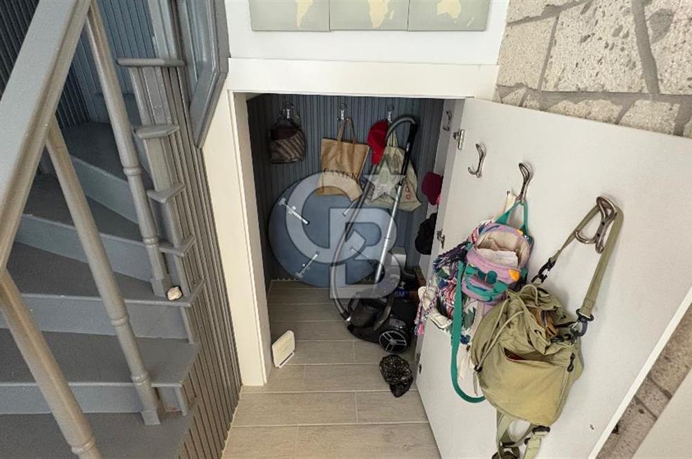 Narlıdere Sahilevleri 6+1 Satılık Villa