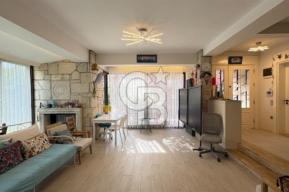 Narlıdere Sahilevleri 6+1 Satılık Villa