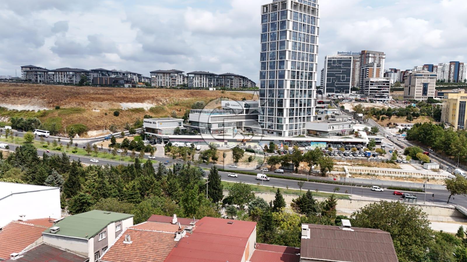 KÜÇÜKÇEKMECE YARIMBURGAZ`DA 188M2 YATIRIMLIK ARSA 