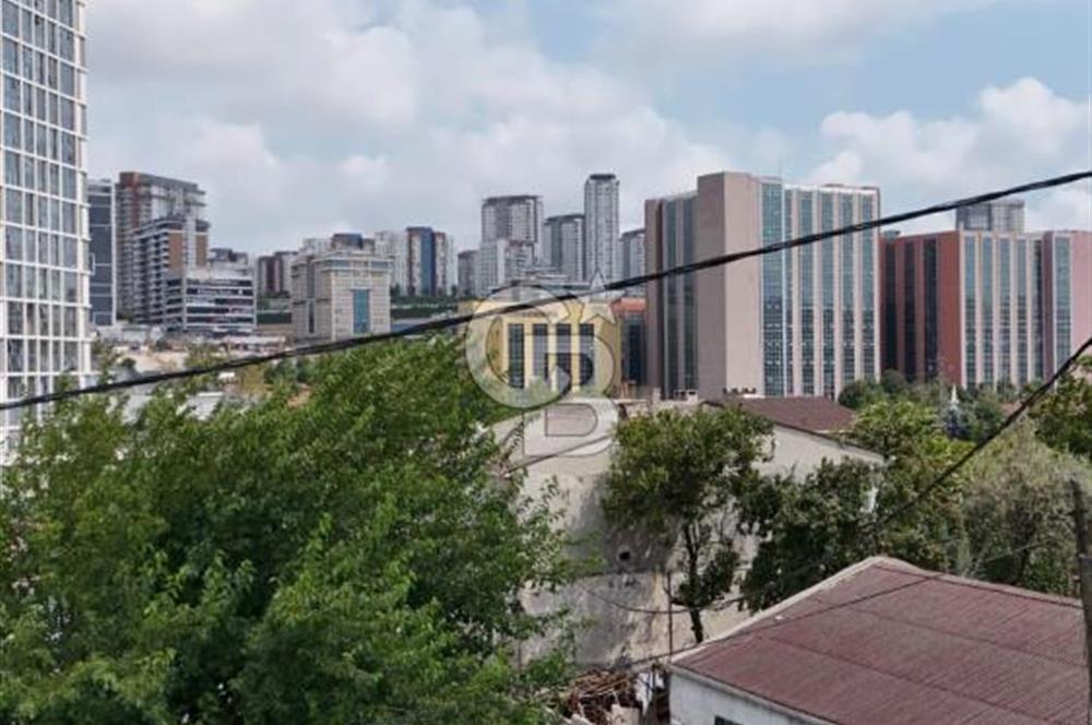 KÜÇÜKÇEKMECE YARIMBURGAZ`DA 188M2 YATIRIMLIK ARSA 