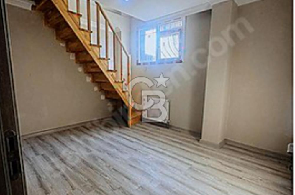 SATILIK HARAÇÇI GÖÇMENKENT'DE 4+1 150 M² BAHÇE KATI