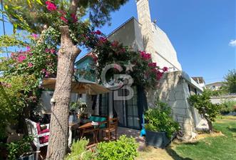 Narlıdere Sahilevleri 6+1 Satılık Villa