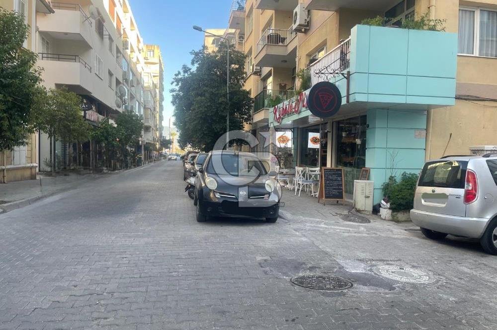 KARŞIYAKA DONANMACI MAHALLESİ SAHİLE YÜRÜME MESAFESİNDE DEVREN KİRALIK 