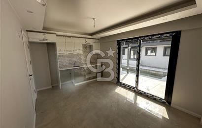 COLDWELL BANKER İYA GAYRİMENKUL’DEN  ÇANDARLI MERKEZDE SİTE İÇERİSİNDE 1+1 KİRALIK DAİRE 