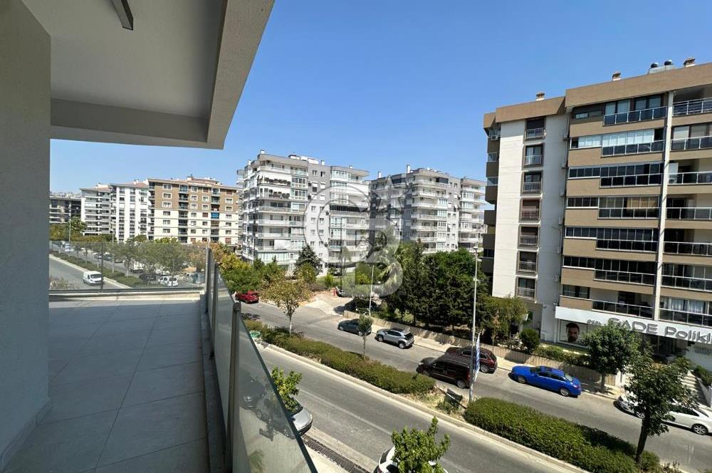 Ataşehir Merkezde Satılık 2+1