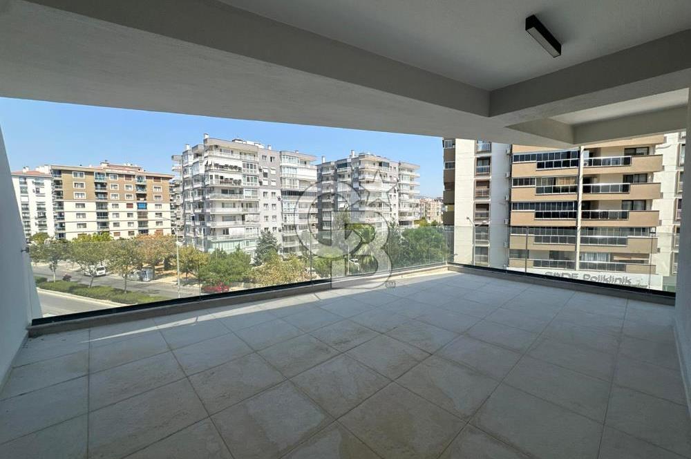 Ataşehir Merkezde Satılık 2+1