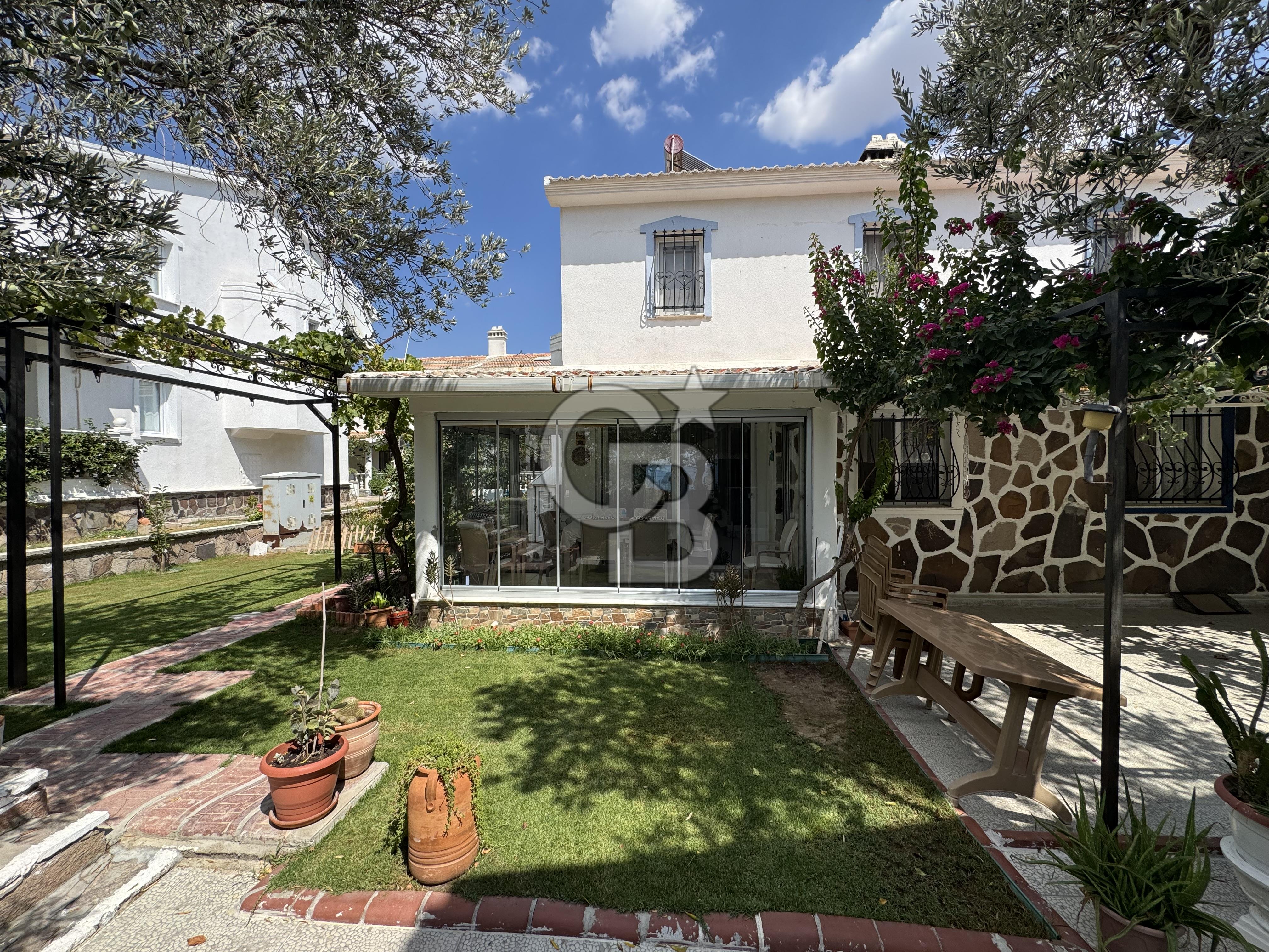 Denize Sıfır Site İçerisinde 3+1 Dubleks Havuzlu & Güvenlikli