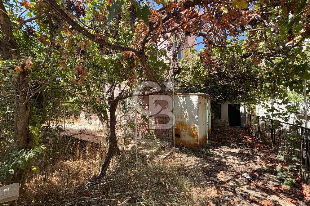 URLA ÇEŞMEALTINDA SATILIK TURİZM/KONUT İMARLI ARSA