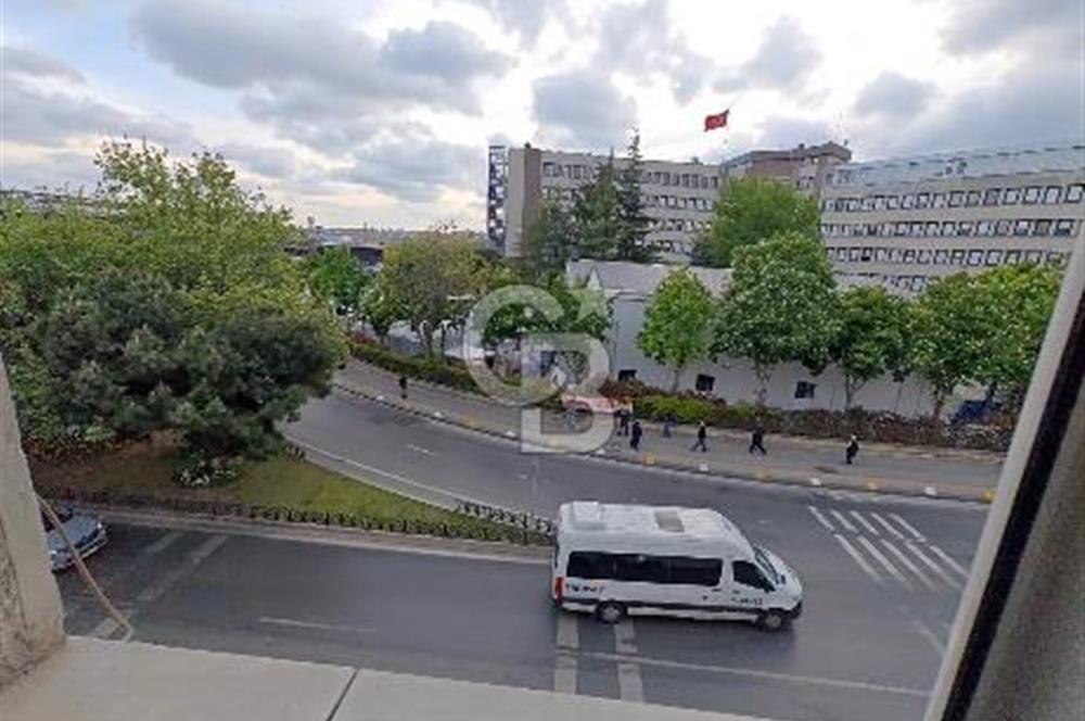 Hasanpaşa'da Belediye Binası Karşısı Satılık 2+1 