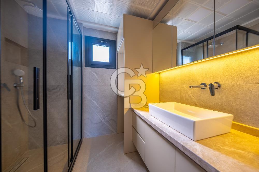 ÇEŞMEALTI DENİZLİ MAHALLESİ’NDE LÜKS DETAYLARLA DONATILMIŞ 4+1 MÜSTAKİL VİLLA