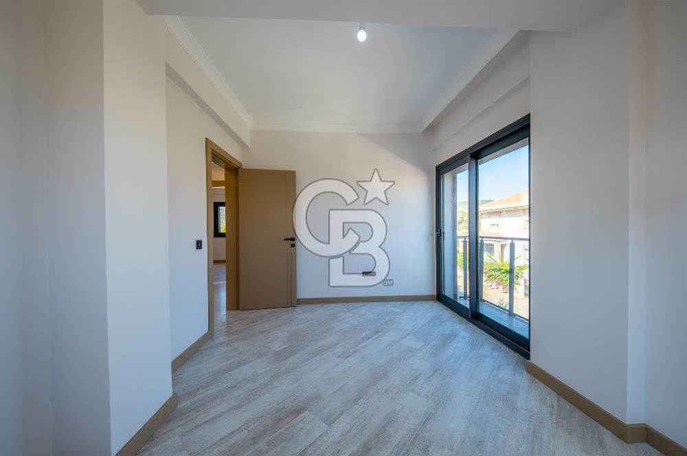 ÇEŞMEALTI DENİZLİ MAHALLESİ’NDE LÜKS DETAYLARLA DONATILMIŞ 4+1 MÜSTAKİL VİLLA