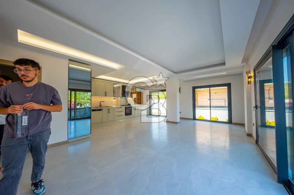 ÇEŞMEALTI DENİZLİ MAHALLESİ’NDE LÜKS DETAYLARLA DONATILMIŞ 4+1 MÜSTAKİL VİLLA