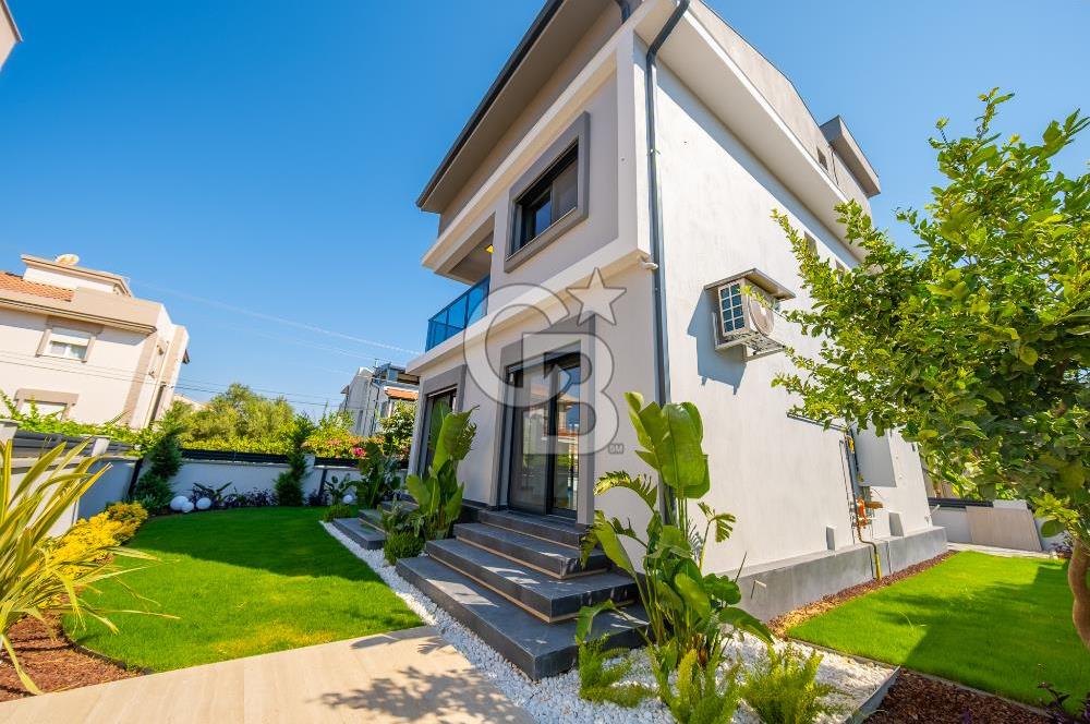 ÇEŞMEALTI DENİZLİ MAHALLESİ’NDE LÜKS DETAYLARLA DONATILMIŞ 4+1 MÜSTAKİL VİLLA