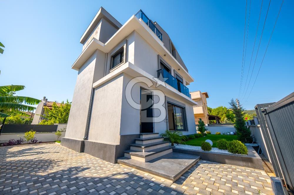 ÇEŞMEALTI DENİZLİ MAHALLESİ’NDE LÜKS DETAYLARLA DONATILMIŞ 4+1 MÜSTAKİL VİLLA