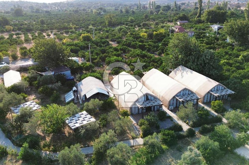 İZMİR SEFERİHİSAR SIĞACIK'TA  SATILIK 10 ODALI GLAMPİNG TESİSİ
