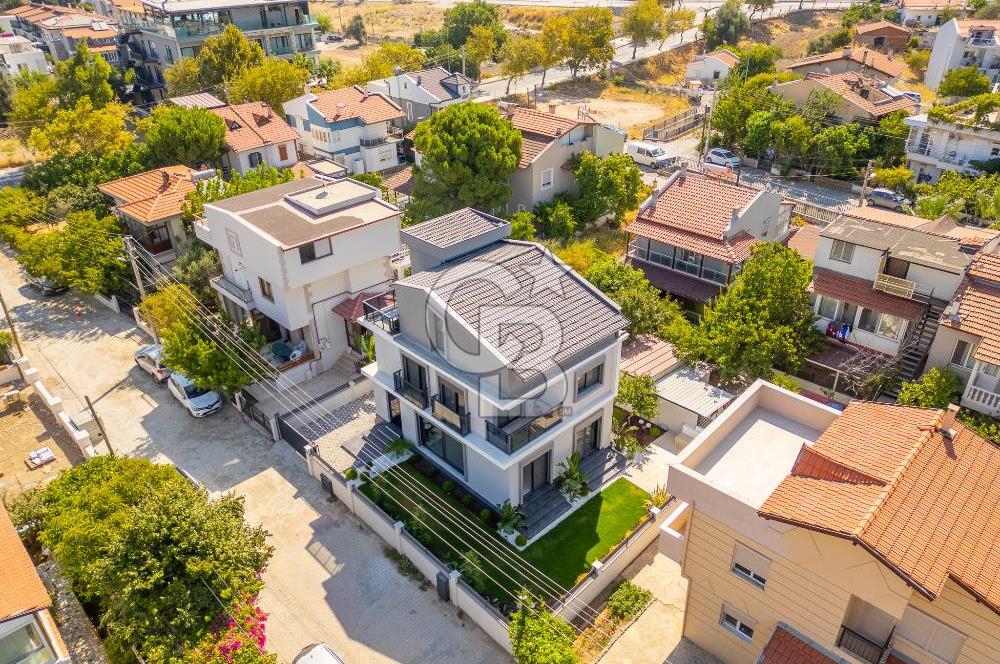 ÇEŞMEALTI DENİZLİ MAHALLESİ’NDE LÜKS DETAYLARLA DONATILMIŞ 4+1 MÜSTAKİL VİLLA