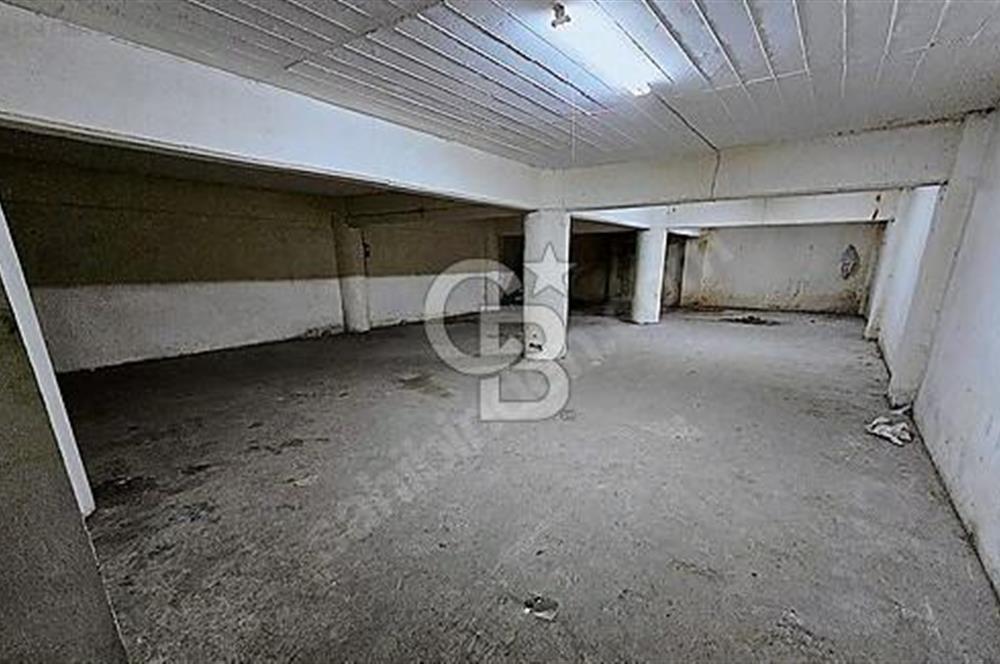 Sefaköy Beşyolda Pakten Sanayi Sitesinde Kiralık Depo