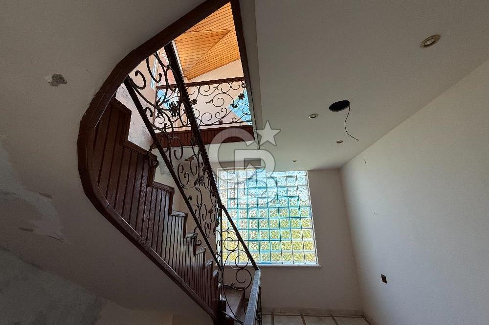 Anayola cephe -- İŞYERİ -- Kiralık villa