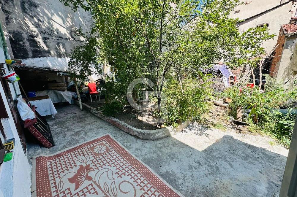 Bursa Osmangazi Tophanede Satılık Bahçeli Müstakil Ev