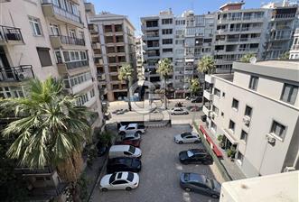 Alsancak Şair Eşref Bulvarı Üzerinde Eşyalı Kiralık 2+1 Daire