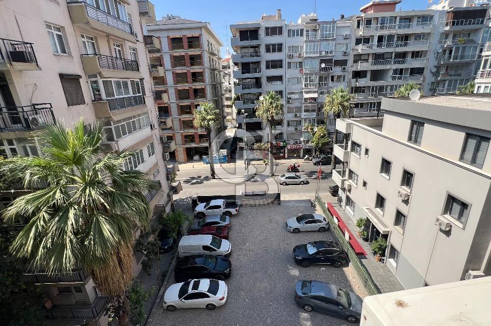 Alsancak Şair Eşref Bulvarı Üzerinde Eşyalı Kiralık 2+1 Daire