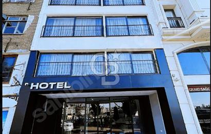 AKSARAY YENİKAPIDA MARMARAYA YAKIN TERASTAN DENİZ MANZARALI OTEL