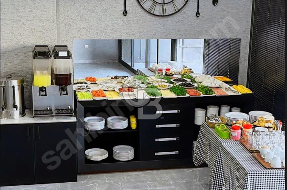 AKSARAY YENİKAPIDA MARMARAYA YAKIN TERASTAN DENİZ MANZARALI OTEL