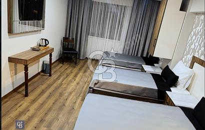 AKSARAY YENİKAPIDA MARMARAYA YAKIN TERASTAN DENİZ MANZARALI OTEL