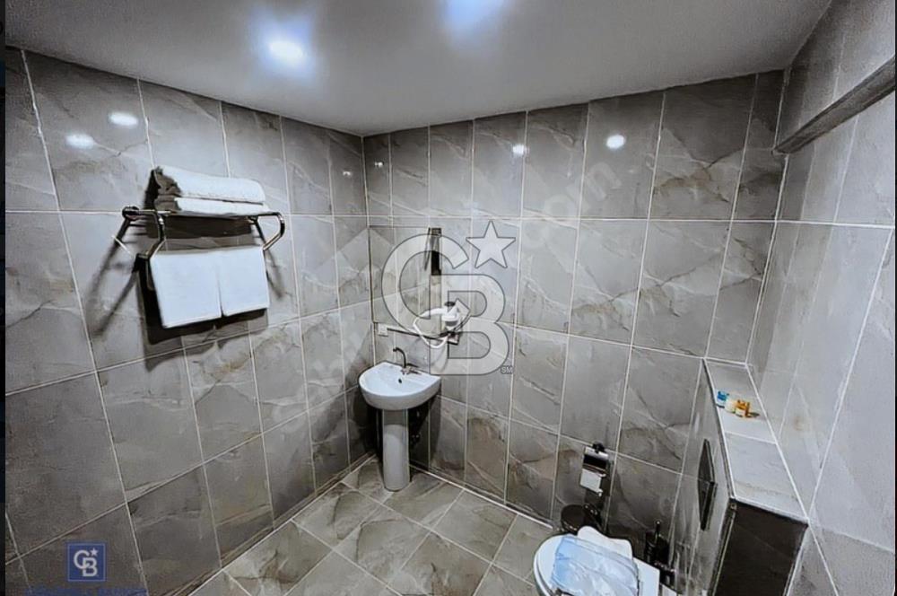 AKSARAY YENİKAPIDA MARMARAYA YAKIN TERASTAN DENİZ MANZARALI OTEL