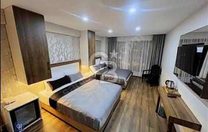 AKSARAY YENİKAPIDA MARMARAYA YAKIN TERASTAN DENİZ MANZARALI OTEL