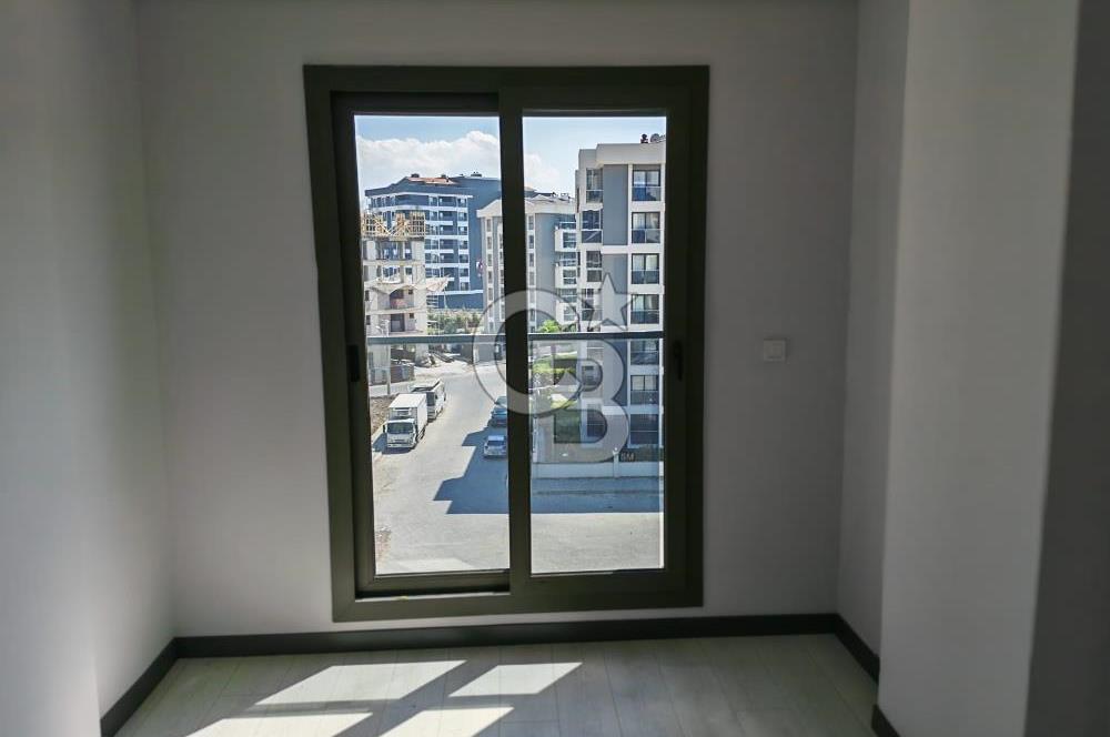 Katip Çelebi Üni. Yakını Site İçerisinde Havuzlu Kiralık 1+1
