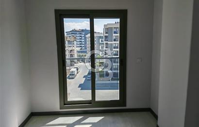 Katip Çelebi Üni. Yakını Site İçerisinde Havuzlu Kiralık 1+1