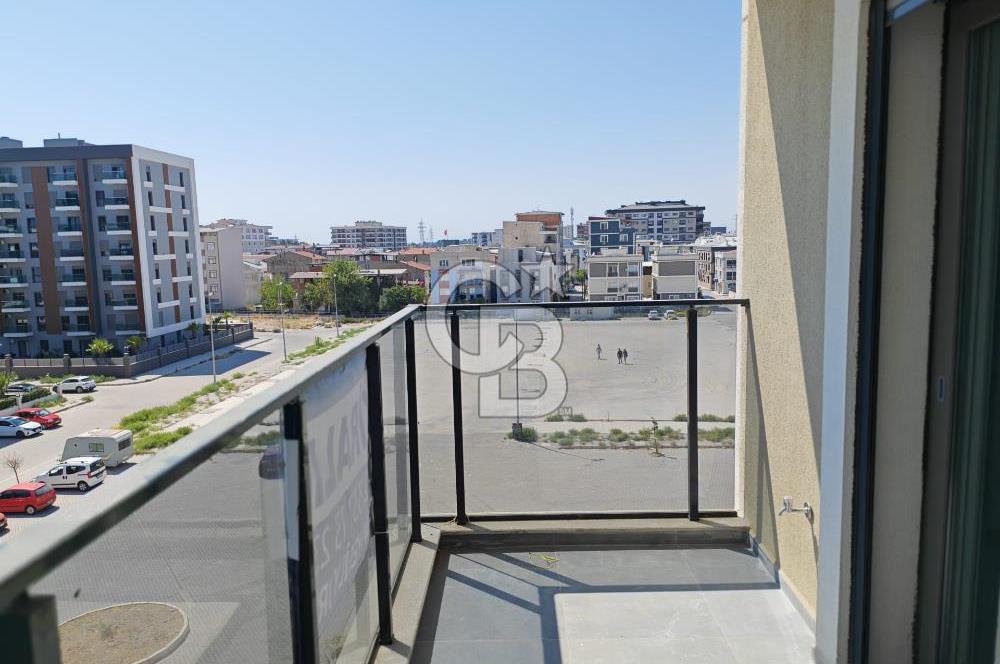 Katip Çelebi Üni. Yakını Site İçerisinde Havuzlu Kiralık 1+1