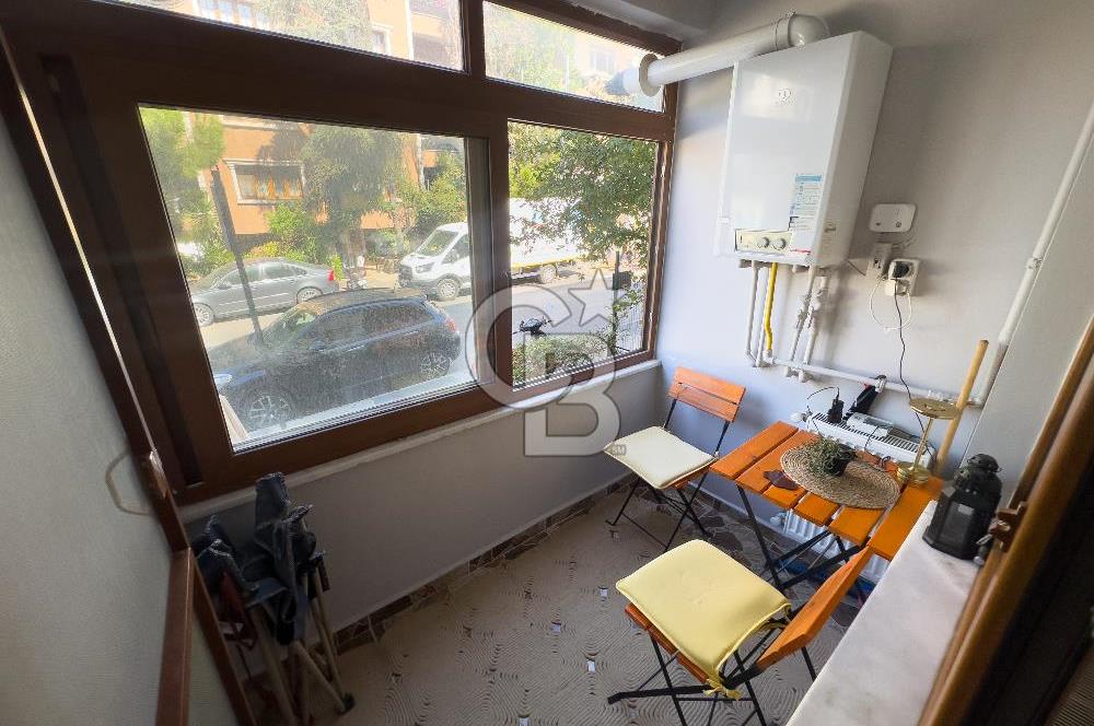ALTINTEPE'DE CADDE CEPHELİ YENİLENMİŞ 2+1 SATILIK DAİRE