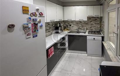 ALTINTEPE'DE CADDE CEPHELİ YENİLENMİŞ 2+1 SATILIK DAİRE