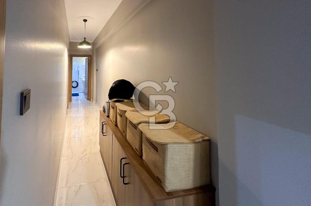 ALTINTEPE'DE CADDE CEPHELİ YENİLENMİŞ 2+1 SATILIK DAİRE