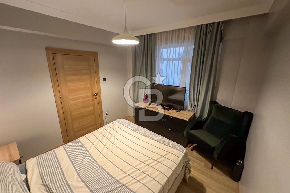 ALTINTEPE'DE CADDE CEPHELİ YENİLENMİŞ 2+1 SATILIK DAİRE