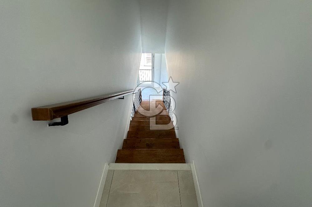Güzelbahçe Kahramanderede Satılık Çatı Dubleks Daire