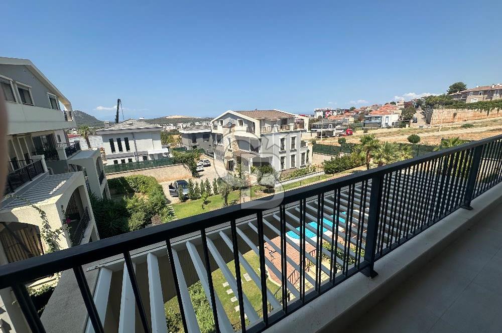 Güzelbahçe Kahramanderede Satılık Çatı Dubleks Daire