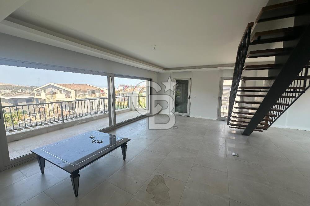 Güzelbahçe Kahramanderede Satılık Çatı Dubleks Daire